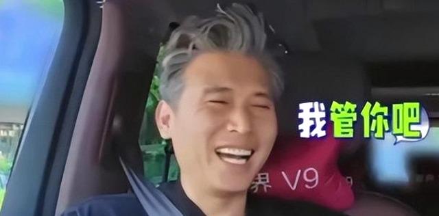 娱记曝李乃文现身日本京都聚餐，全程日语交流疑一家三口同框